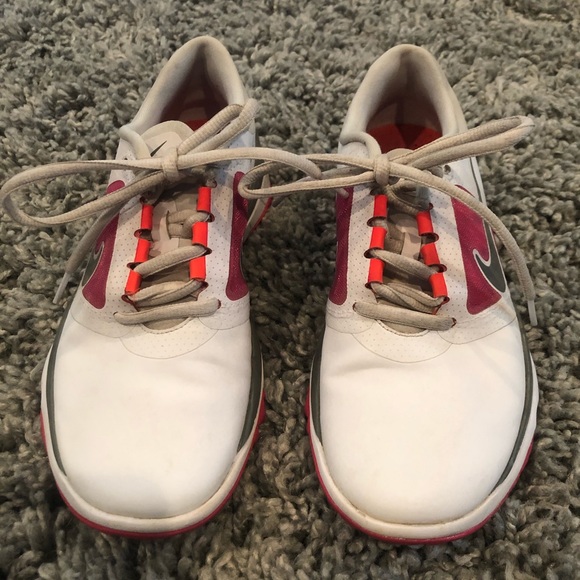 Nike Women’s Sz 7 Golf Shoes - Picture 2 of 4
